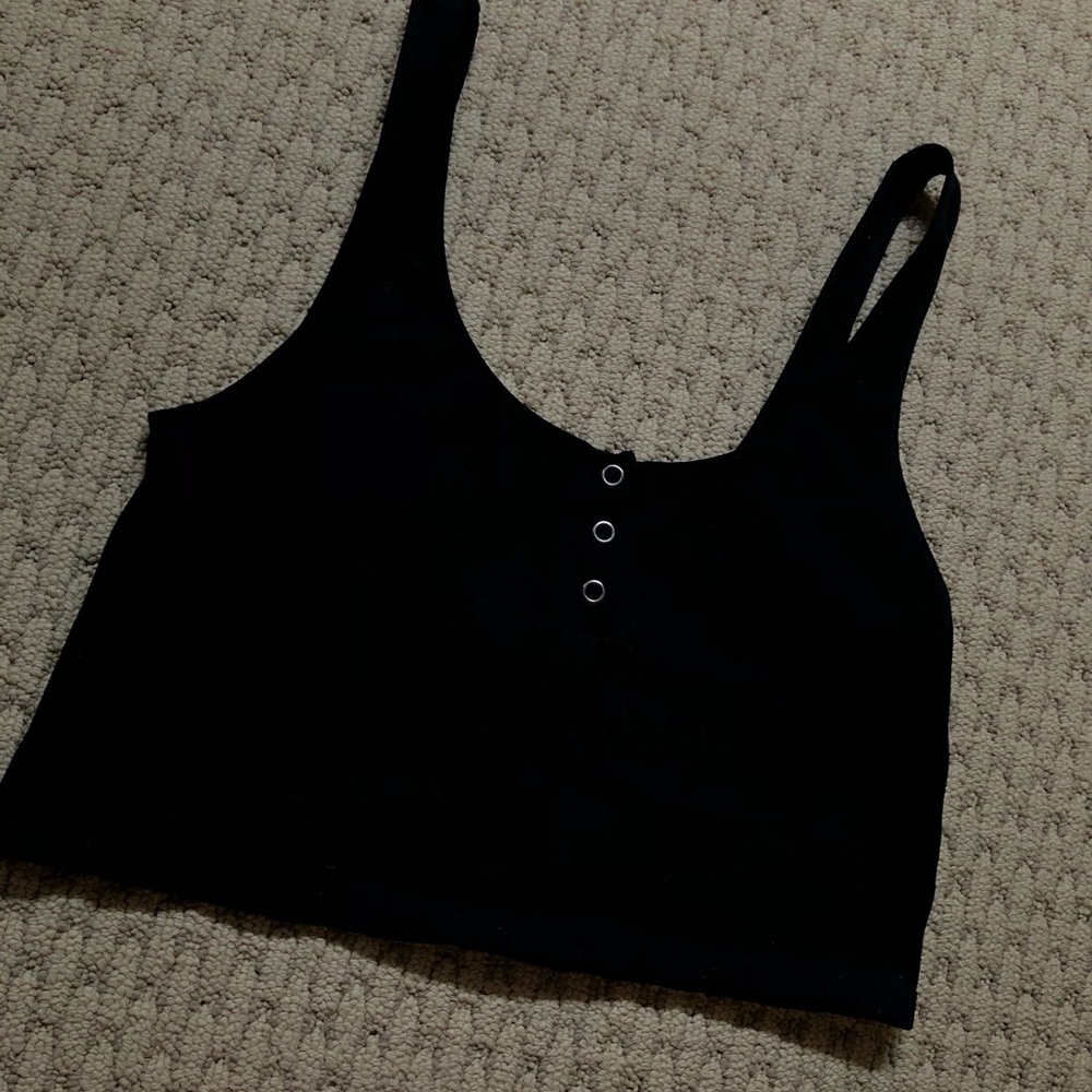 Black button crop top